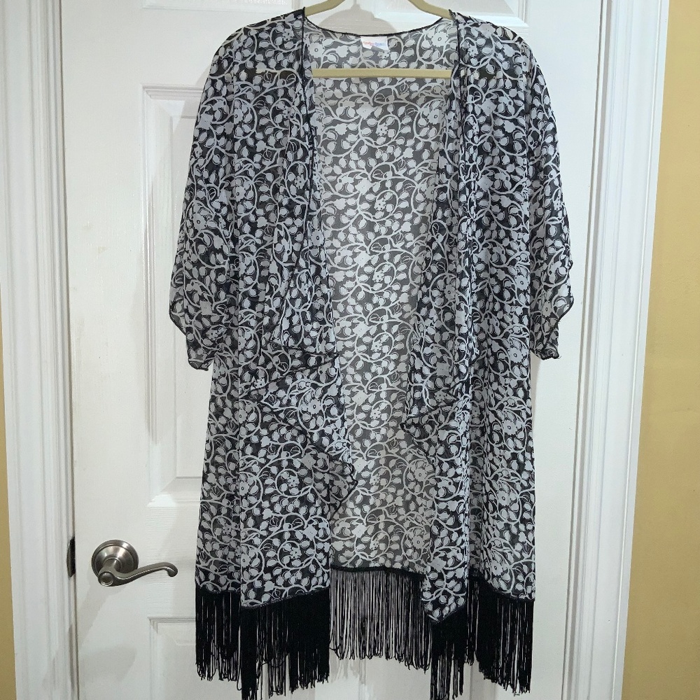 Lularoe Monroe botanical print fringed kimono Sz L waterfall front